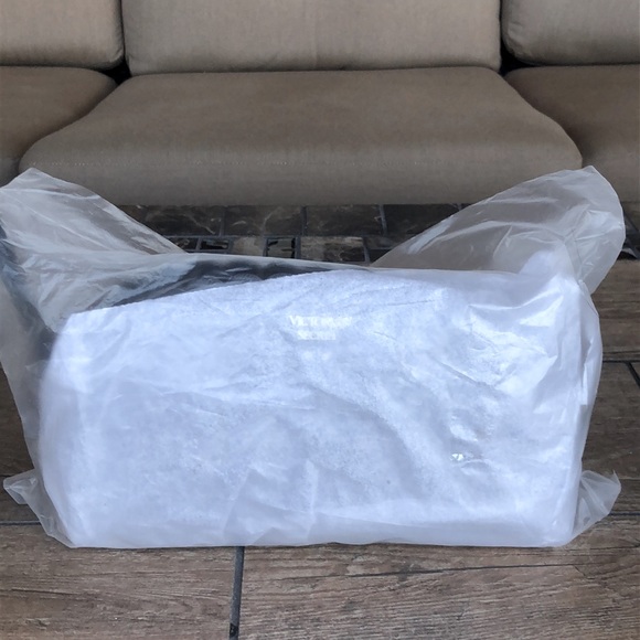 Victoria’s Secret Petal Edge Cosmetic Bag - Picture 9 of 11